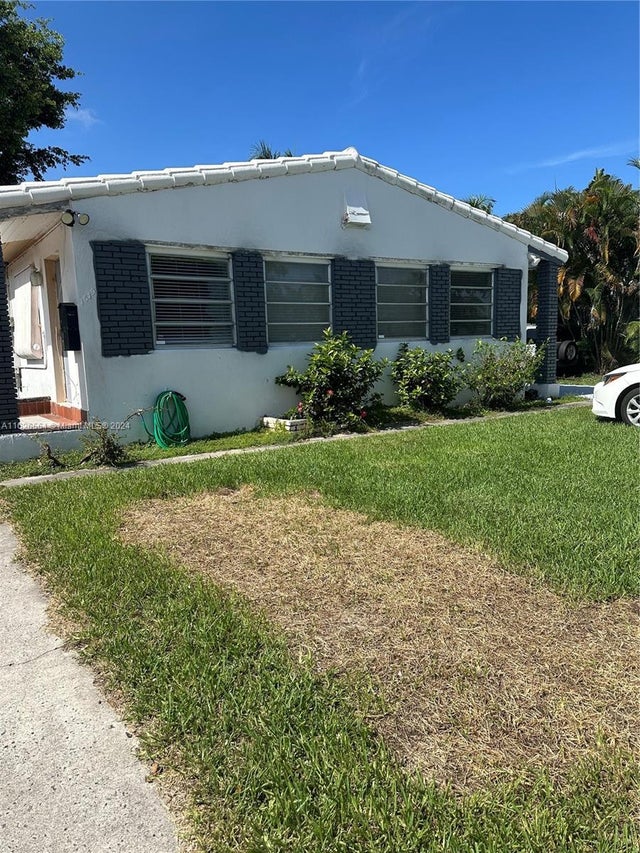 4 of 24 - 1619 Moffett St, Hollywood, FL