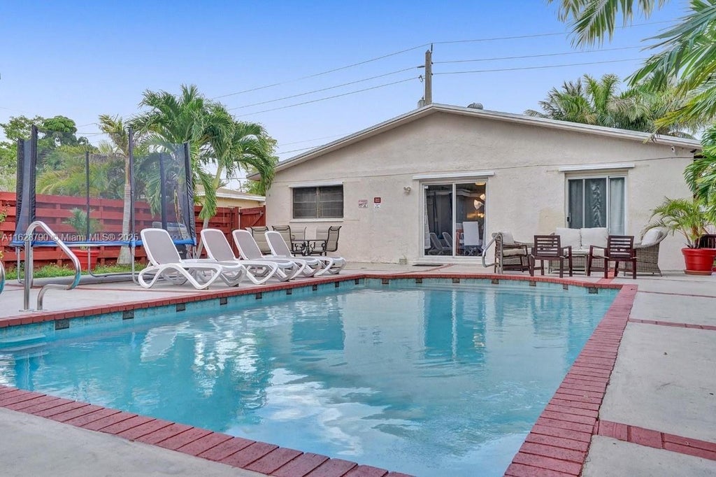 208 Sw 2nd Ave, Hallandale Beach