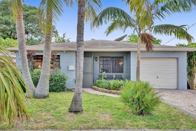 4 of 28 - 208 Sw 2nd Ave, Hallandale Beach, FL