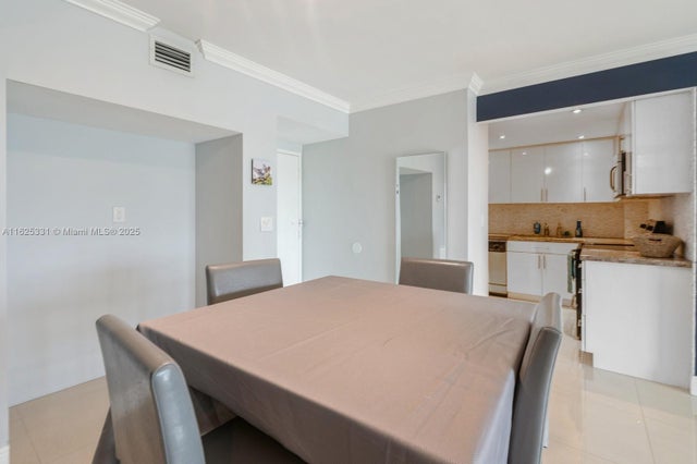 4 of 54 - 4400 Hillcrest Dr 916b, Hollywood, FL