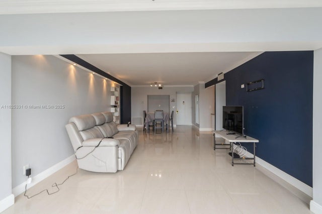 5 of 54 - 4400 Hillcrest Dr 916b, Hollywood, FL