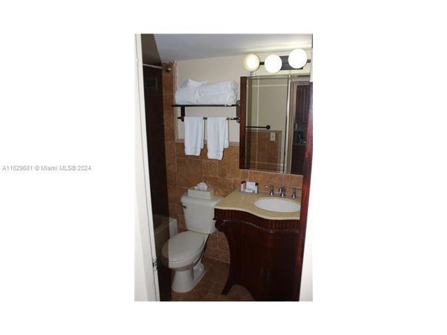 5 of 10 - 19201 Collins Av 929, Sunny Isles Beach, FL