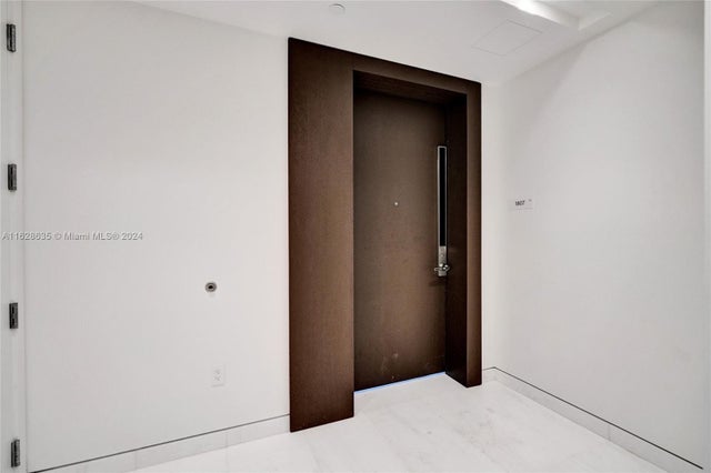4 of 55 - 300 Biscayne Blvd Way 1807, Miami, FL