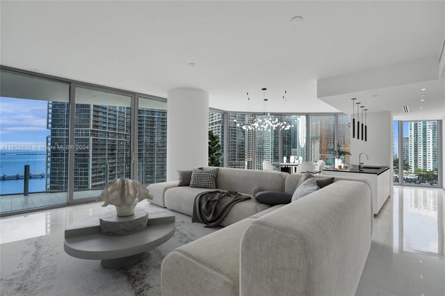 5 of 55 - 300 Biscayne Blvd Way 1807, Miami, FL