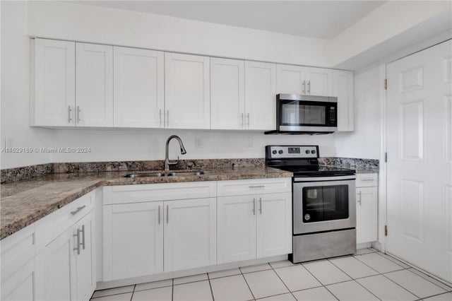 3 of 20 - 1140 Ne 191st St D24, Miami, FL