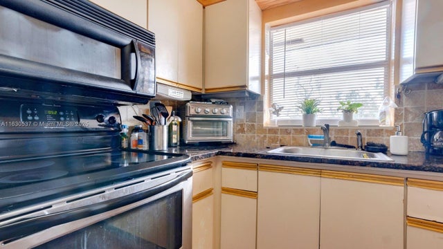 2 of 43 - 9581 Sunrise Lakes Blvd 309, Sunrise, FL