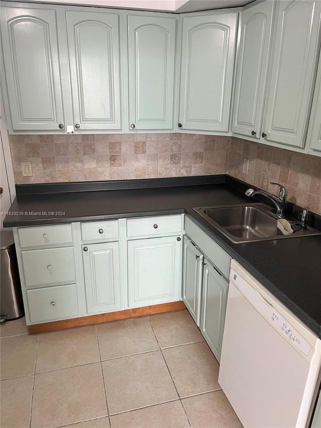 1 of 21 - 3505 S Ocean Dr 502, Hollywood, FL