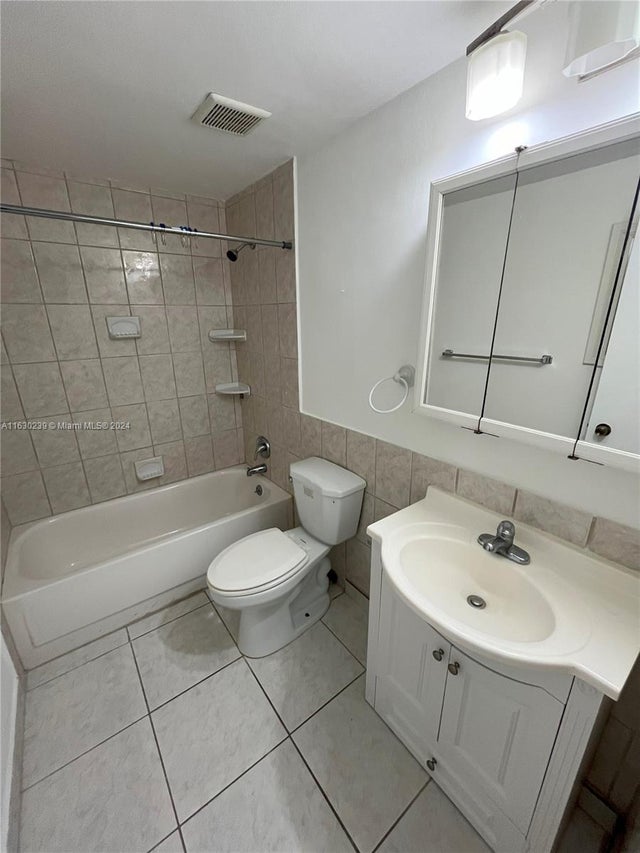 5 of 21 - 3505 S Ocean Dr 502, Hollywood, FL