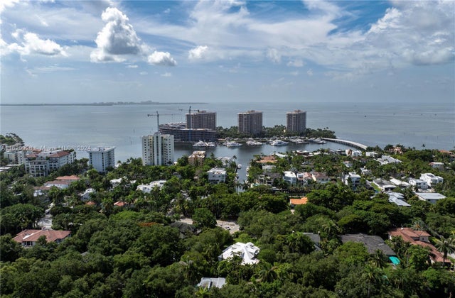 5 of 5 - 1701 S Bayshore Dr, Miami, FL