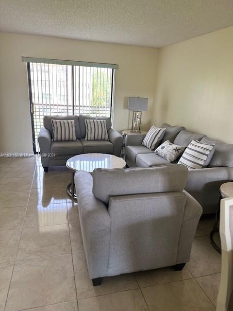 4 of 15 - 10101 Sunrise Lakes Blvd 306, Sunrise, FL