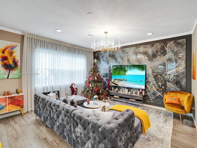 4 of 58 - 4414 Ficus St, Hollywood, FL
