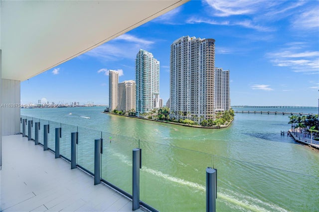 5 of 27 - 300 Biscayne Blvd Way 703, Miami, FL