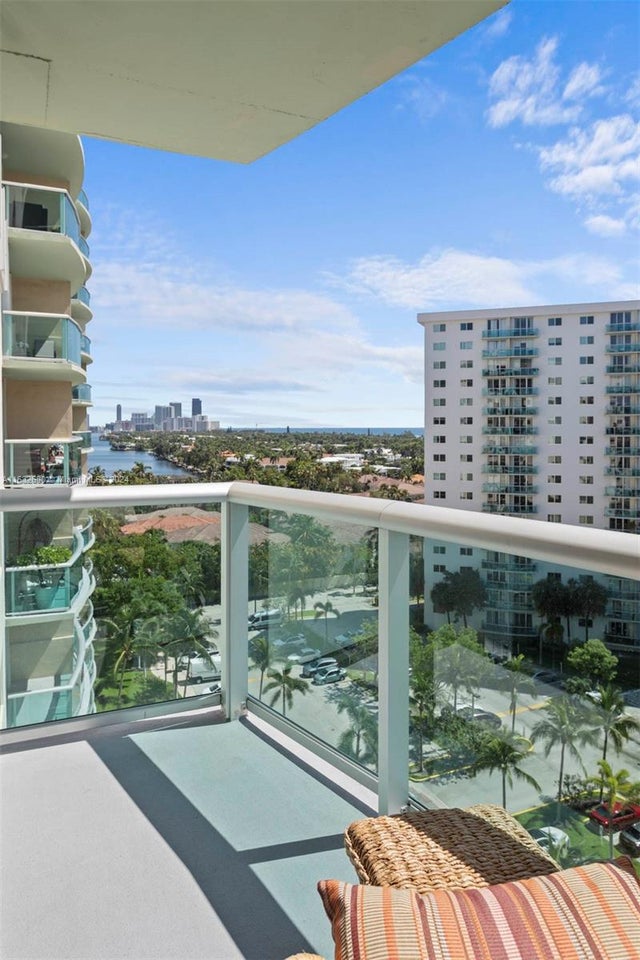 4 of 18 - 19390 Collins Ave 1106, Sunny Isles Beach, FL