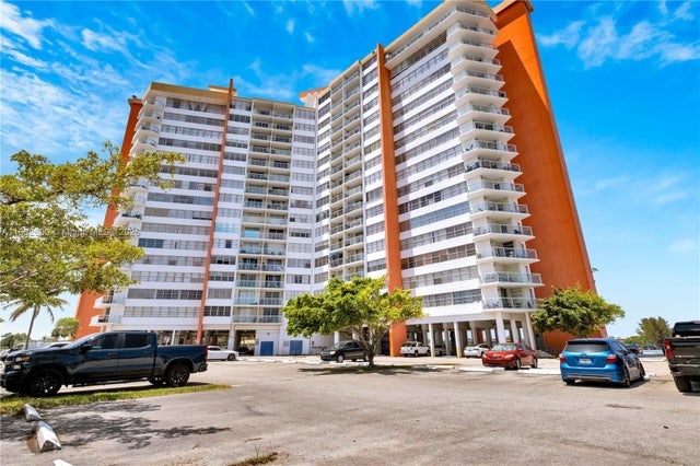 1 of 20 - 1351 Ne Miami Gardens Dr 722e, Miami, FL