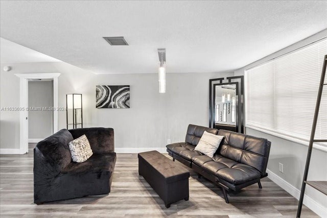2 of 20 - 3980 Oaks Clubhouse Dr 303, Pompano Beach, FL