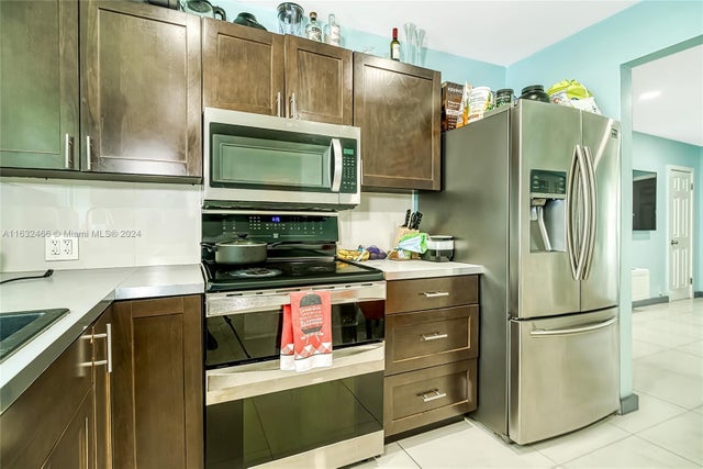 5 of 70 - 216 Sw 6th St, Hallandale Beach, FL