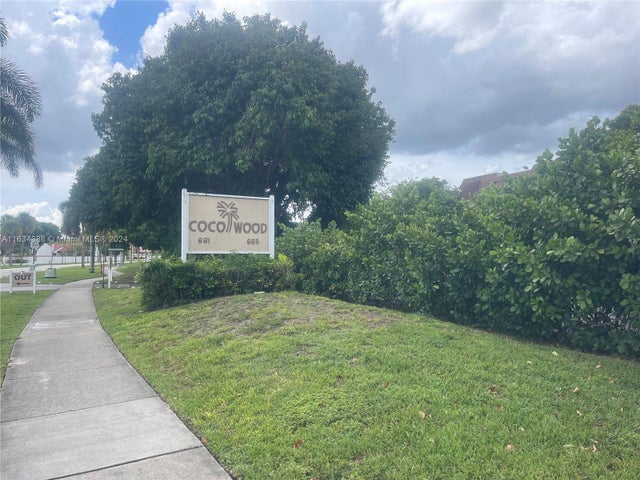1 of 30 - 661 Ne 195th St 309, Miami, FL
