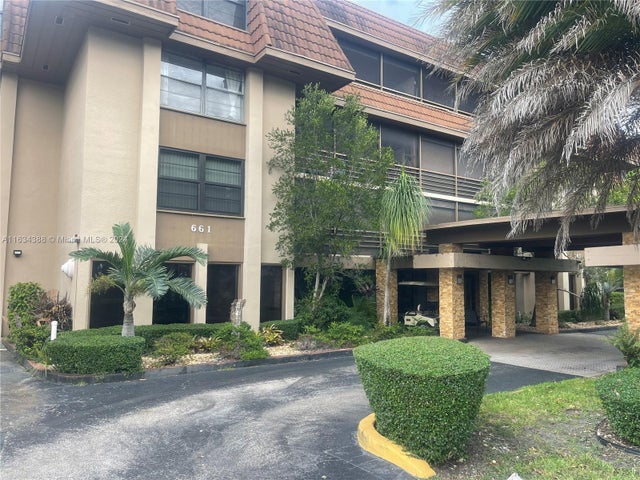 2 of 30 - 661 Ne 195th St 309, Miami, FL