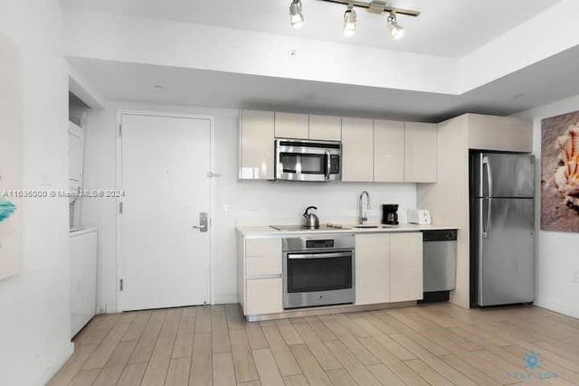 3 of 18 - 2602 E Hallandale Beach Blvd 2706, Hallandale Beach, FL