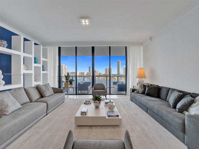 5500 Island Estates Dr 802, Aventura