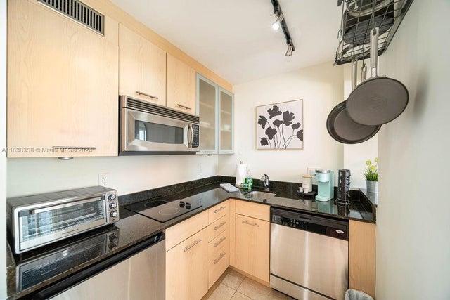 5 of 45 - 2670 E Sunrise Blvd 907, Fort Lauderdale, FL
