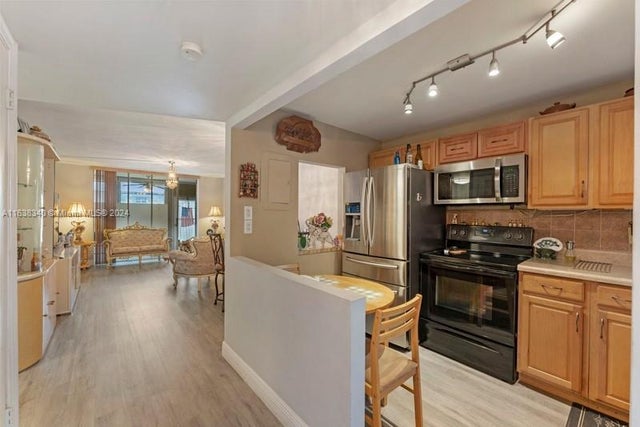 3 of 25 - 8951 Sunrise Lakes Blvd 109, Sunrise, FL