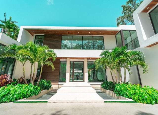 3 of 35 - 2910 Emathla St, Miami, FL