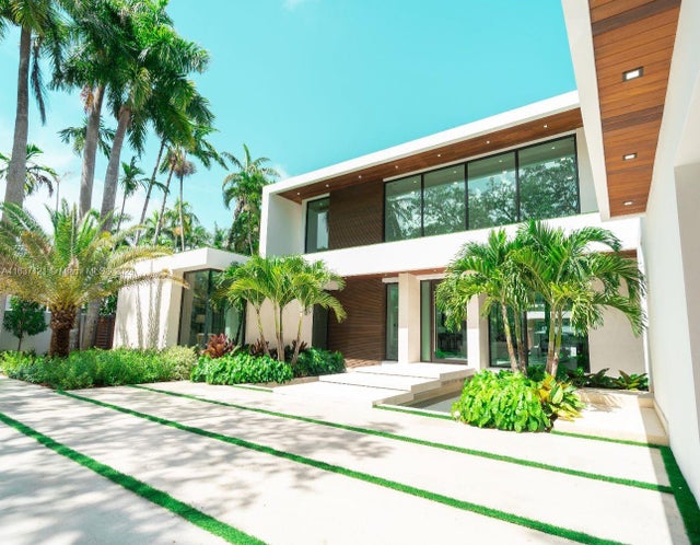 4 of 35 - 2910 Emathla St, Miami, FL