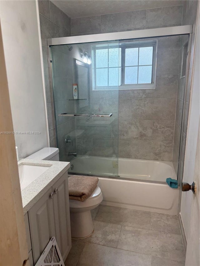 5 of 9 - 798 Nw 179th St, Miami Gardens, FL