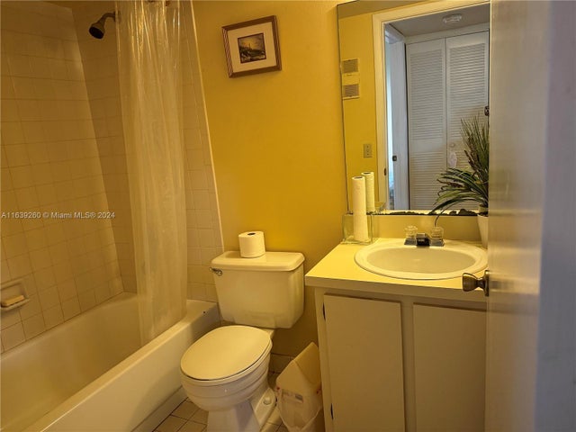 3 of 9 - 861 Ne 207th Ln 103-14, Miami, FL
