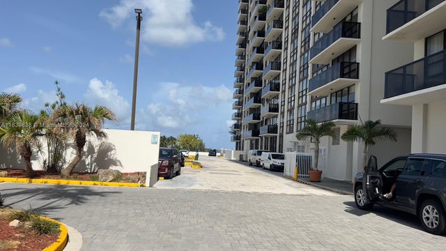 2 of 32 - 600 Ne 36th St 204, Miami, FL