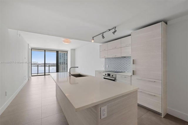 3 of 35 - 650 Ne 32nd St 3203, Miami, FL