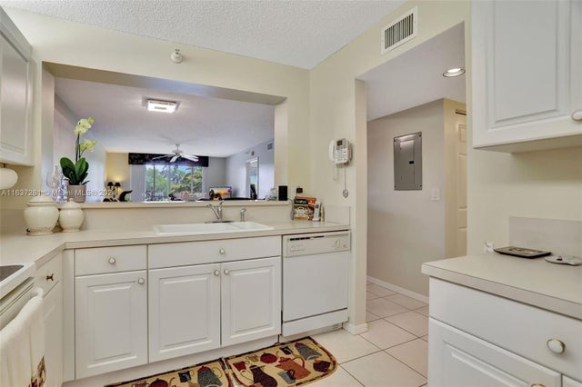 5 of 24 - 7763 Southampton Ter 213, Tamarac, FL