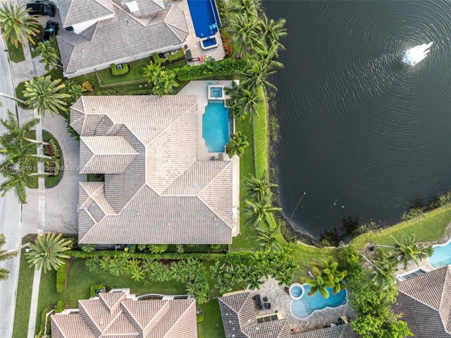 2 of 52 - 770 Leigh Palm Ave, Plantation, FL