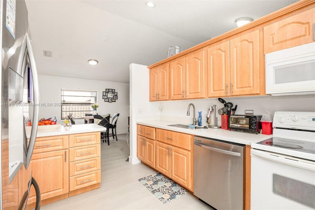 2 of 21 - 8205 Sw 12th Pl, North Lauderdale, FL