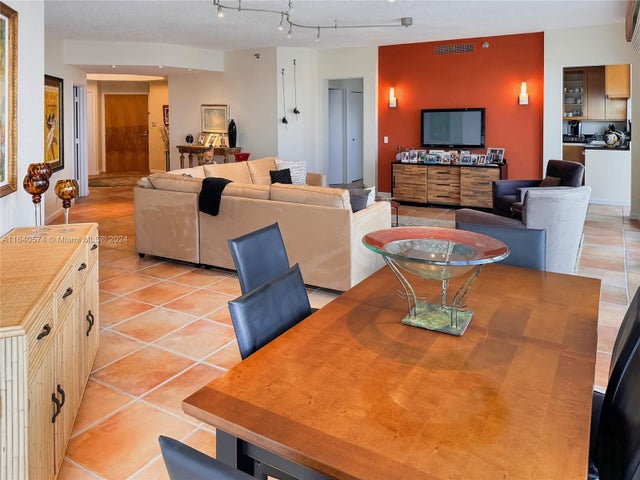 3 of 26 - 21150 Point Pl 2705, Aventura, FL