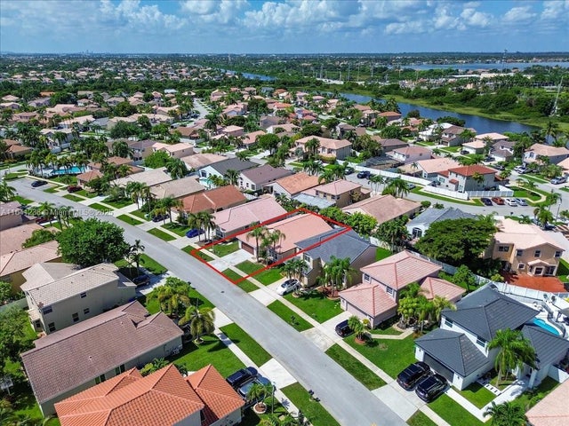 3 of 33 - 18022 Sw 12th Ct, Pembroke Pines, FL