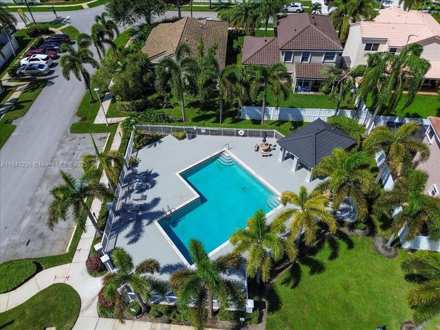 4 of 33 - 18022 Sw 12th Ct, Pembroke Pines, FL