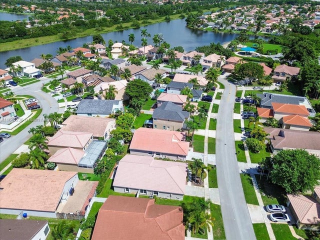 5 of 33 - 18022 Sw 12th Ct, Pembroke Pines, FL