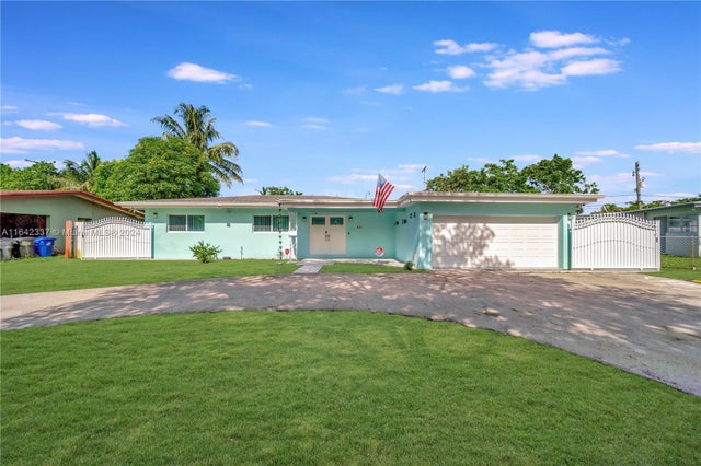1 of 44 - 811 Sw 39th Ave, Fort Lauderdale, FL