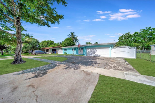3 of 44 - 811 Sw 39th Ave, Fort Lauderdale, FL
