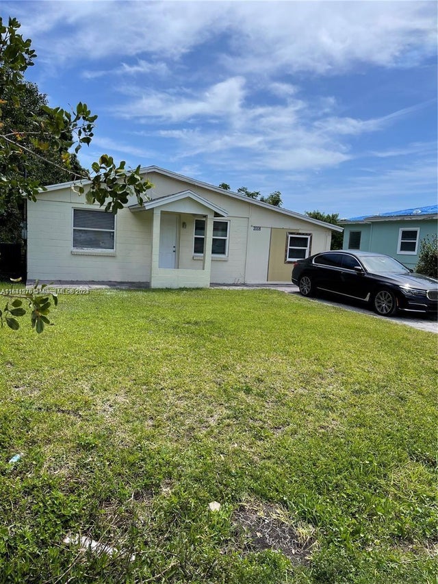2 of 58 - 2008 N 51st Ct, Fort Pierce, FL