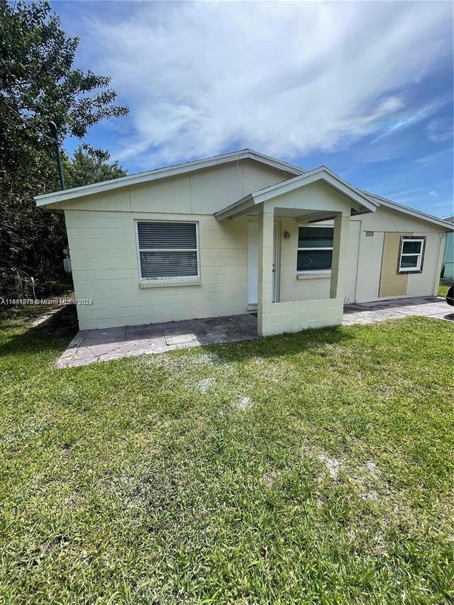 5 of 58 - 2008 N 51st Ct, Fort Pierce, FL