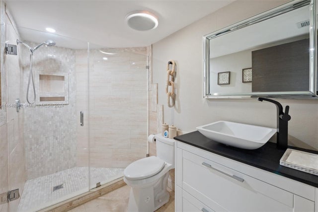 4 of 61 - 3500 Mystic Pointe Dr 1801, Aventura, FL