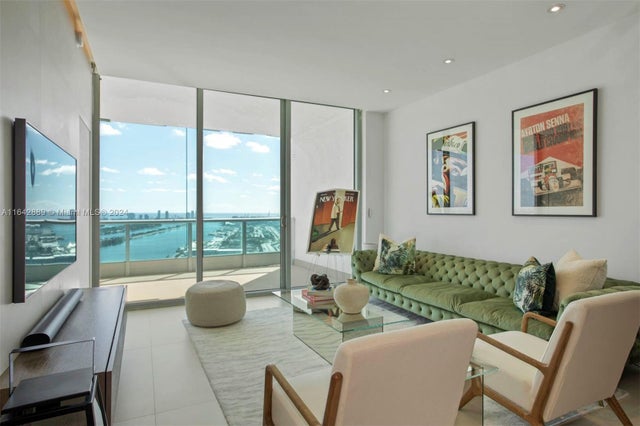 2 of 17 - 900 Biscayne Blvd 4307, Miami, FL