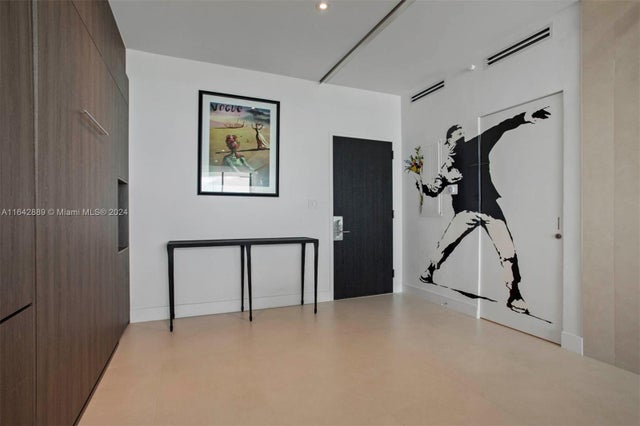 5 of 17 - 900 Biscayne Blvd 4307, Miami, FL