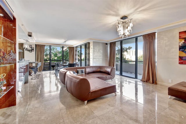 5 of 60 - 19667 Turnberry Way 3e, Aventura, FL