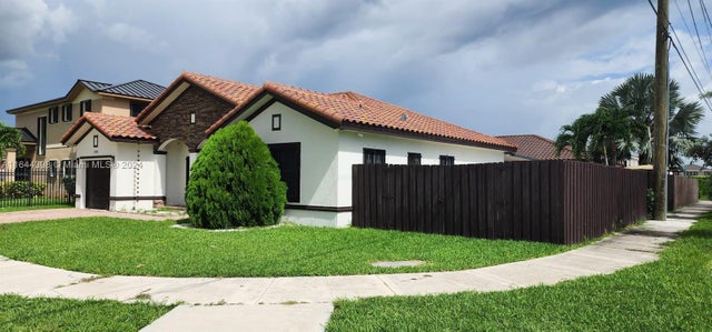 2 of 35 - 13201 Sw 274th Ter, Homestead, FL
