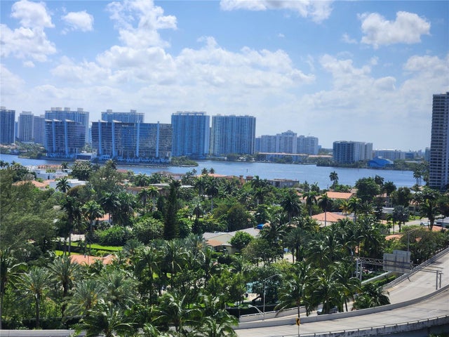 4 of 63 - 19201 Collins Ave 1041, Sunny Isles Beach, FL