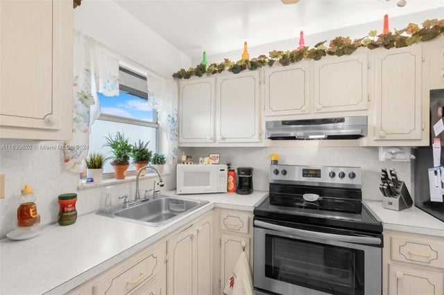 3 of 16 - 8350 Sunrise Lakes Blvd 304, Sunrise, FL